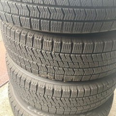 スタッドレスタイヤ185/65r15の画像