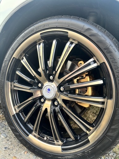 215/40R18タイヤ付きホイール4本セット
激レア‼️NEW RAYTON BAHNS TECH VR-01