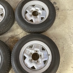 JB23W スズキ ジムニー
ダンロップ ウィンターマックス 175/80R16 スタッドレスタイヤ 鉄板ホイール付き 4本セットの画像
