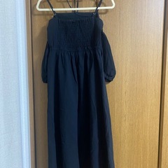 【ems excite】＊美品＊背中部分にゴムが入ったオフショルダーのワンピースの画像