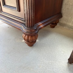 木製サイドテーブルの画像