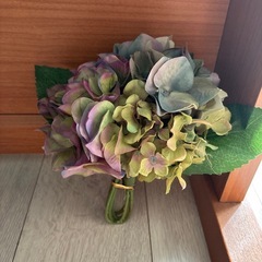 シャビーシック　青紫の造花ブーケ２つセット　花瓶はつきませんの画像