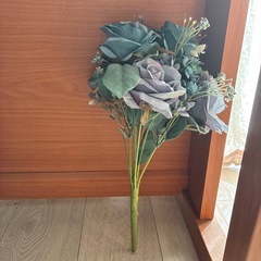 シャビーシック　青紫の造花ブーケ２つセット　花瓶はつきませんの画像