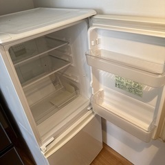 冷蔵庫　シャープ　もらって欲しいです正常作動の画像