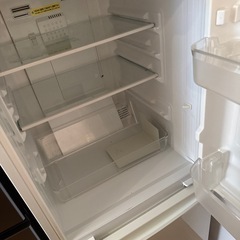冷蔵庫　シャープ　もらって欲しいです正常作動の画像