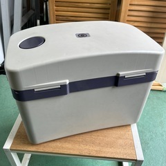 Liberal　ジャグ付き クーラーボックスの画像