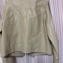GU  ライダースジャケット ベージュ 女性用 Mの画像