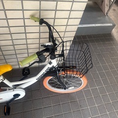 子供用自転車　18インチ　　グラフィス　白の画像