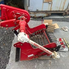 農業用 掘取機／収穫機 本体＋付属部品セット｜函館 引き取り可の画像