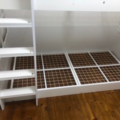 子供用二段ベットの画像