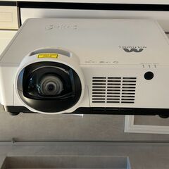 6500lm WUXGA プロジェクター4台+融合器付の画像