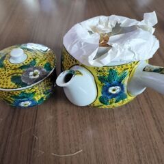（最終値下げ）新品　茶器と湯呑み5客セットの画像