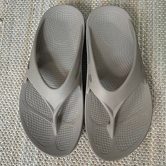 OOFOS ウーフォス　サンダル　の画像