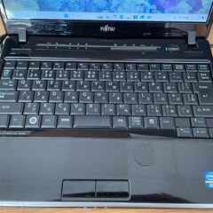 Fujitsu ノートPC FMV LIFEBOOK FMVP74CBの画像