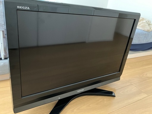 TOSHIBA REGZAのブラック液晶テレビ 32型