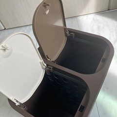 ゴミ箱の画像