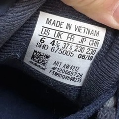 adidas スニーカー 23cmの画像