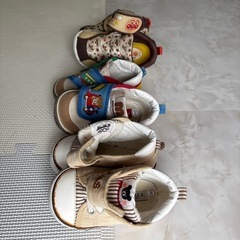 取引中
ベビーシュウズ3足おまとめ格安の画像