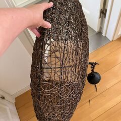 状態良好な木製シャンデリアを販売いたします。の画像