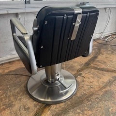 タカラベルモントカットチェアーの画像