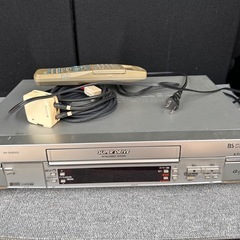 ビデオデッキ(VHS)２台レコーダー1台の画像