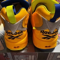 ミニオンズ Reebok リーボック ポンプ フューリー
の画像