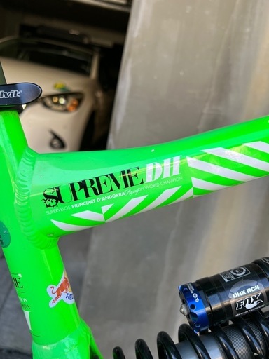 commencal supreme DH V2 ダウンヒルバイク