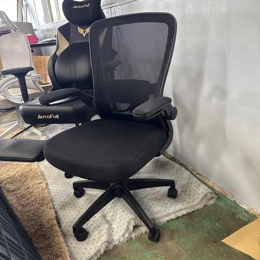 新品　オフィスチェア　たくさん在庫