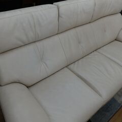 カリモク ３人掛けソファ アイボリー レザーソファー エキスパート藤沢辻堂店の画像