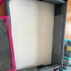 車内　キッズお絵かきテーブル　ピンク&水色の画像