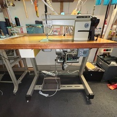 工業用コンピュータミシンの画像