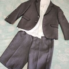 中古のフォーマル服です。の画像