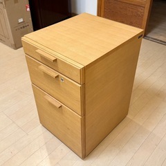 【超美品‼️】総額27万♪ 高級 カリモク家具 160cm幅プレジデントデスク 事務机 パソコン机 デスクワゴン付き 袖机 オーク材ナチュラルブラウン♪の画像