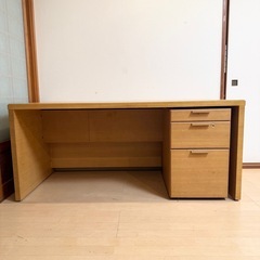 【超美品‼️】総額27万♪ 高級 カリモク家具 160cm幅プレジデントデスク 事務机 パソコン机 デスクワゴン付き 袖机 オーク材ナチュラルブラウン♪の画像