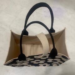 花柄バックの画像