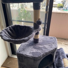 【お話中】
キャットタワーの画像