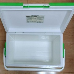 ★中古★大型ハンドル付 クーラーボックス[22L] センターロック式の画像