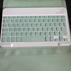 iPadケース　キーボード付き⭐️ の画像