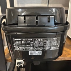 Panasonic SR-FE101 IH炊飯器　2021年製の画像