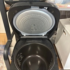 Panasonic SR-FE101 IH炊飯器　2021年製の画像