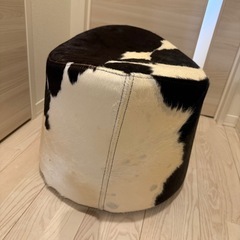 IKEA 高級ライン ストックホルム ハラコ スツール 子牛毛皮 黒x白の画像