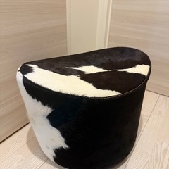 IKEA 高級ライン ストックホルム ハラコ スツール 子牛毛皮 黒x白の画像