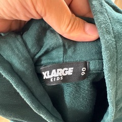 XLARGE 90サイズ　パーカーの画像