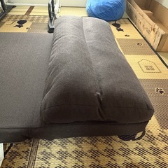 ローソファー(ベッドにもなる)の画像