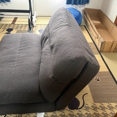 ローソファー(ベッドにもなる)の画像