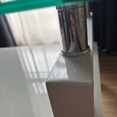 ガラステーブルの画像