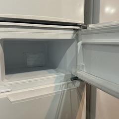 早い者勝ち🚗💨高年式🌈YAMADAヤマダ2022年製YRZ-C09H1全定格内容積87L白ホワイト冷凍•冷凍庫の画像