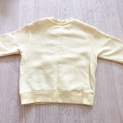 【お話中】UNIQLOベビー トレーナー 70サイズ イエローの画像
