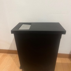 ゴミ箱の画像
