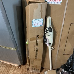 マジックトリマー🌱新品•未使用品✨MAGICTRIMMERマジックトリマー軽量設計コードレス伸縮式植木バリカン庭木バリカン取扱説明書付き❗️黄緑色の画像